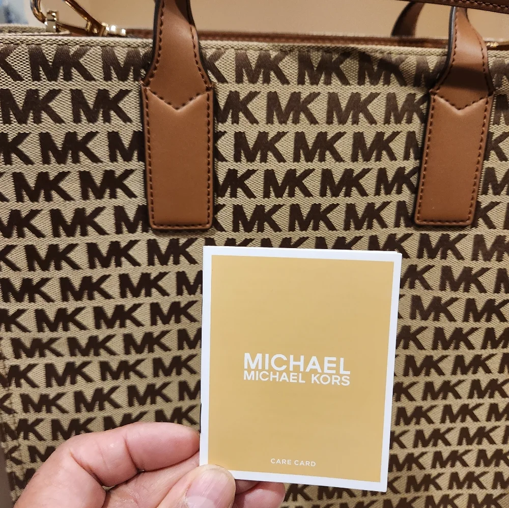 Michael Kors women's tote - Picture 4 of 7